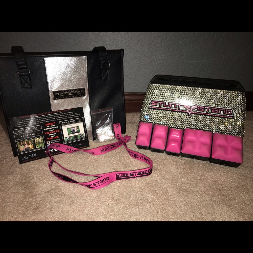 DIAMOND STUNT STAND
